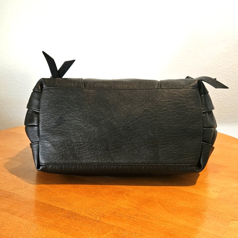 NWOT's - JESSICA SIMPSON - Cute Large Black Tote with Gold Accents. - Picture 6 of 9